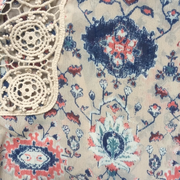 Anthropologie Top - Picture 3 of 6